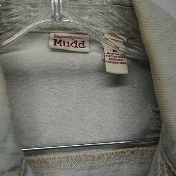 Women's Mudd Distressed Jean Jacket size Medium - Picture 5 of 7